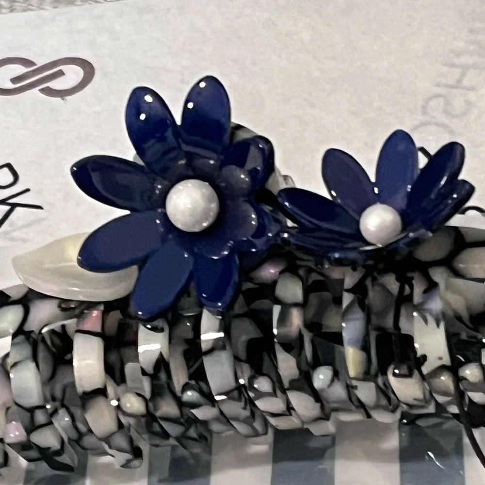 LELE SADOUGHI NWT AUTHENTIC CELESTIAL PETUNIA CLAW CLIP